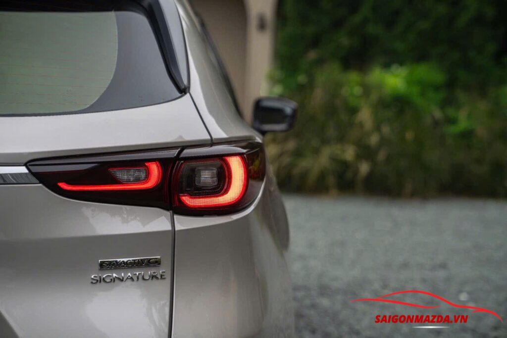 Cận cảnh cụm đèn hậu thiết kế mới của Mazda Cx8