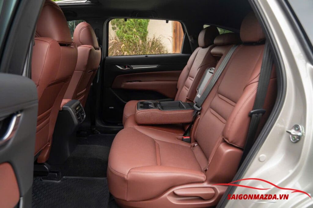 Hàng ghế giữa Mazda Cx8