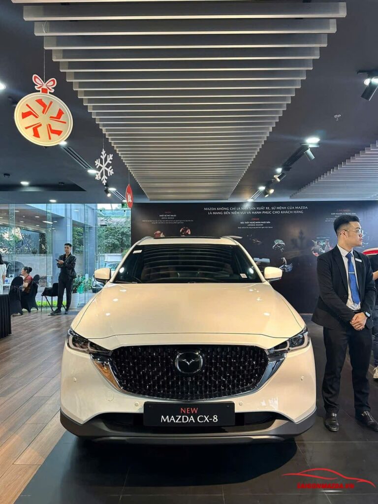 New Mazda Cx8 nhìn từ phía trước