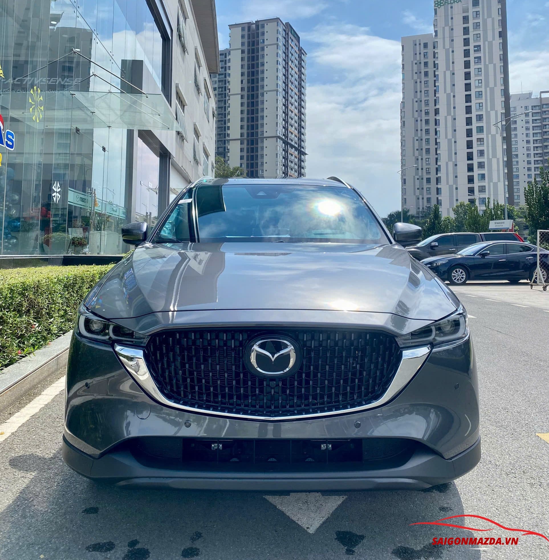 Mazda Cx8 Premium màu xám titan