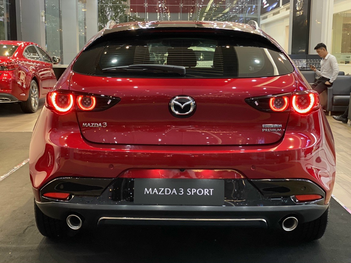 Đuôi xe Mazda 3 sport
