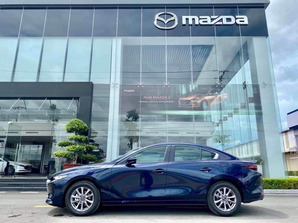 mazda 3 màu xanh